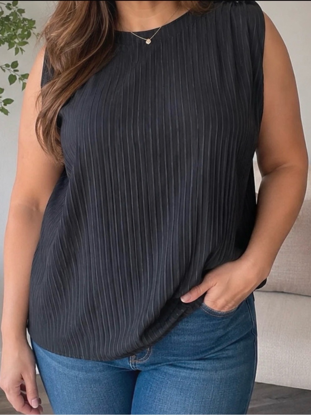 Uniqlo Black Sleeveless Pleated Shell Top